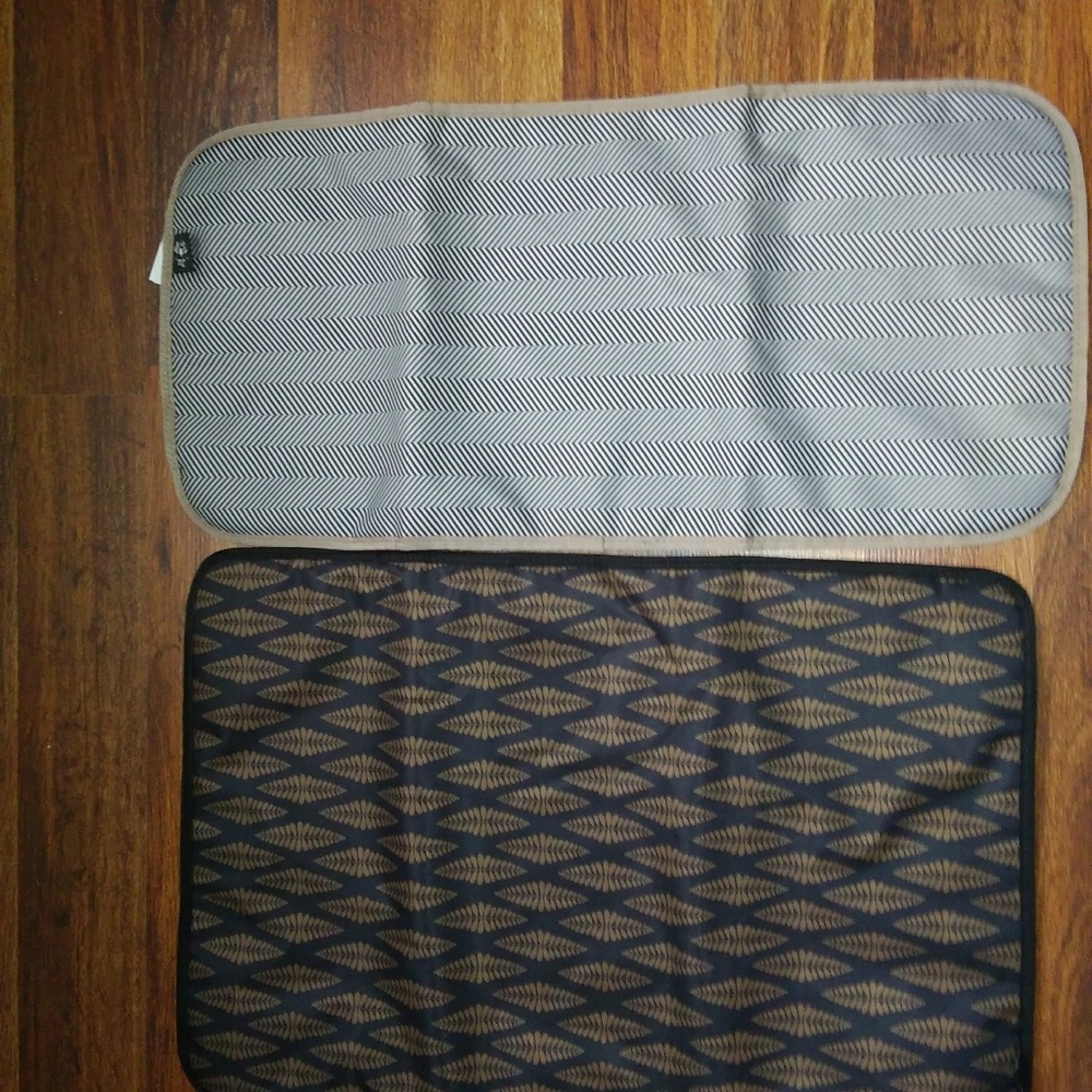 Jujube change pads